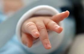 बाथरूममध्ये दिला 4 मुलांना जन्म... पण, कपाटात सापडले चौघांचे मृतदेह अन्... भयानक कहाणी वाचून जाल हादरून कपाटात सापडले चौघांचे मृतदेह अन्...