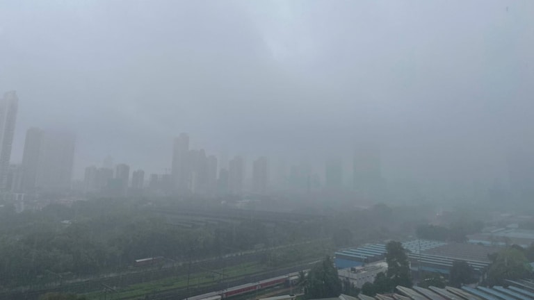 Maharashtra Weather: अरे चाललंय तरी काय.. तुफान पावसाला सुरुवात, जणू काही पावसाळाच! Mumbai Rain