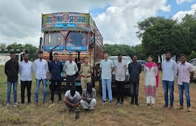 धाराशिव-जळगाव महामार्गावर गाड्या बंद पाडून लुटणारी टोळी अखेर गजाआड, पोलिसांनी 'असा' रचला सापळा Dharashiv Crime