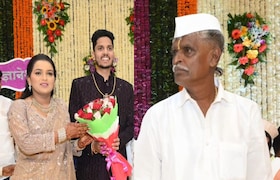 इंदुरीकर महाराजांच्या कन्येचा साखरपुडा संपन्न, बाळासाहेब थोरातांसह बड्या नेत्यांची उपस्थिती, कोण आहे जावई? Indurikar Maharaj daughter engagement ceremony