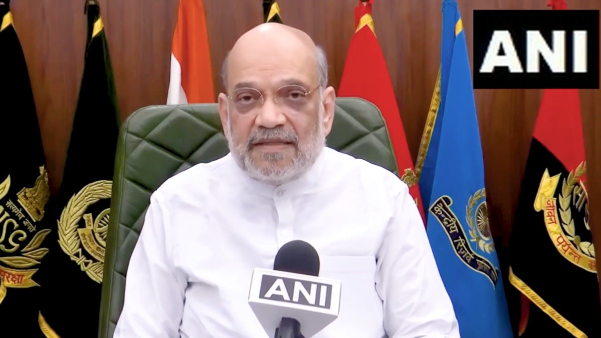 10 people killed in blast near red Fort in delhi see amit shah first reaction