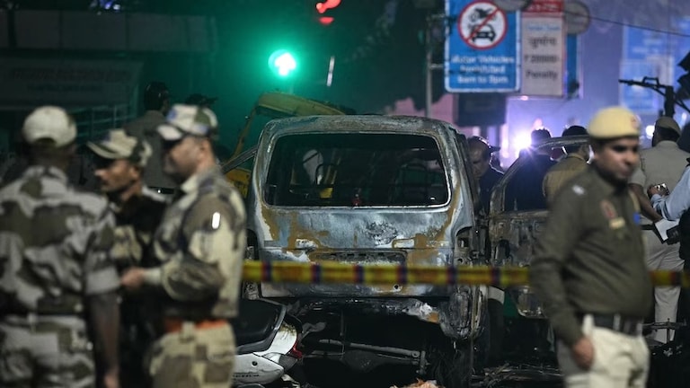 Delhi Blast: अखेर मृतांची यादी आली समोर, कार स्फोटात अनेक तरूणांनी गमावला हकनाक जीव! list of dead and injured in delhi blast revealed many youths lost their precious lives in car blast