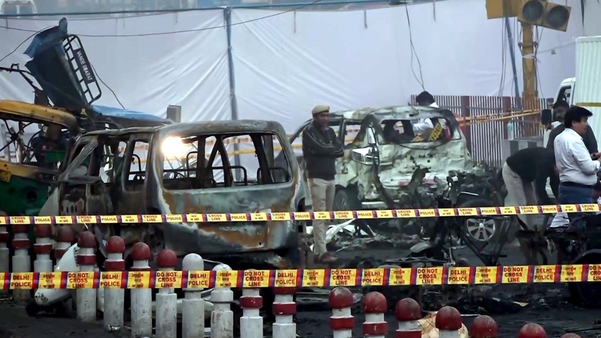 there was no suicide bomber terrorist exploded in a hurry know what initial investigation into delhi blast revealed