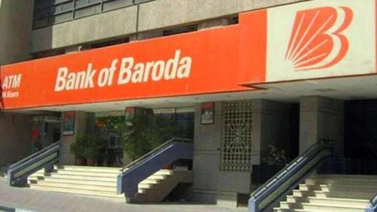 Govt Job: 'बँक ऑफ बडोदा'मध्ये तब्बल 2700 पदांसाठी भरती! तरुणांनी अजिबात संधी सोडू नका... तरुणांनी अजिबात संधी सोडू नका...
