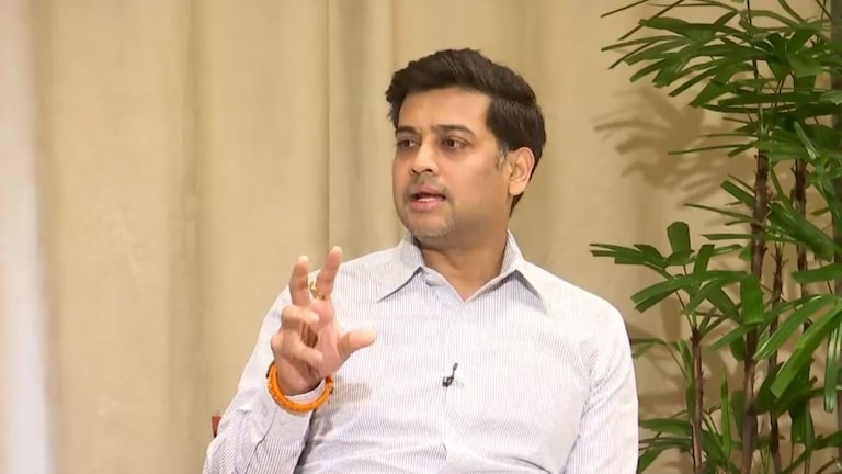 Delhi Blast: ‘आता संपूर्ण मुंब्राच…’ ATS च्या छापेमारीनंतर श्रीकांत शिंदेंचं मोठं वक्तव्य Mumbai Tak