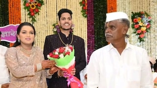 मुलीचं कपड्यांवरुन ट्रोलिंग, इंदुरीकर महाराज भावूक, 2 दिवसांत कीर्तन क्षेत्र सोडण्याचा निर्णय घेणार; पाहा VIDEO Mumbai Tak