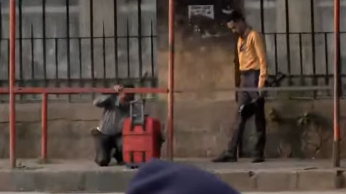 Mumbai CSMT station Suspicious red bag