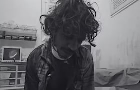 "तो माझ्या बायकोला घेऊन..." रेल्वे स्टेशनवर रक्तबंबाळ अवस्थेत आढळला तरुण! पोलिसांनी घटनास्थळी पोहोचले अन्... रक्तबंबाळ अवस्थेत आढळला तरुण!