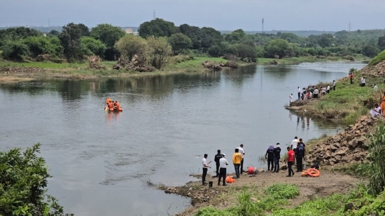 पुण्याची गोष्ट: 'इंद्रायणीचं पाणी पिण्यासह, स्वयंपाकासाठी...', जिल्हाधिकाऱ्यांचा महत्त्वाचा आदेश जिल्हाधिकाऱ्यांचा महत्त्वाचा आदेश