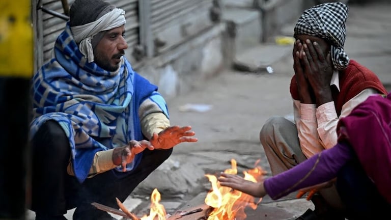 Maharashtra weather : आला थंडीचा महिना... 'या' जिल्ह्यात थंडीची लाट, हवामान विभागाचा अलर्ट Mumbai Tak
