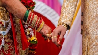 सांगली : लग्नास नकार दिला, मुलीच्या वडिलांवर तरुणाचा खुरप्याने हल्ला; झटापटीत मुलीचं बोट पूर्णपणे तुटलं Mumbai Tak