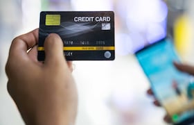 Personal Finance: एक अद्भुत Credit Card, आठवड्याच्या शेवटी 5% Cash back Mumbai Tak