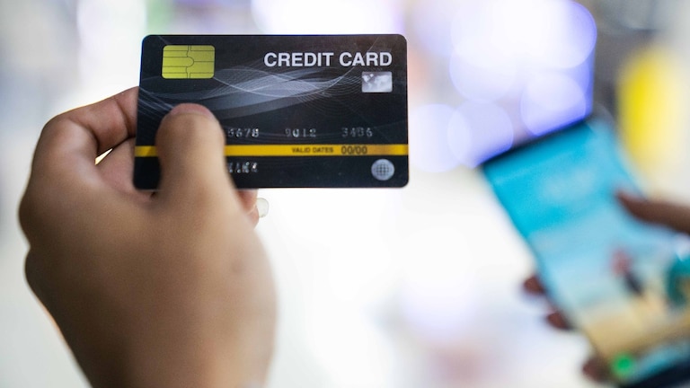 Personal Finance: एक अद्भुत Credit Card, आठवड्याच्या शेवटी 5% Cash back Mumbai Tak