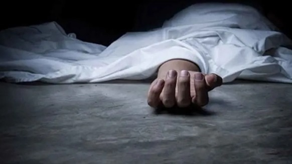 Chandrapur commits suicide 