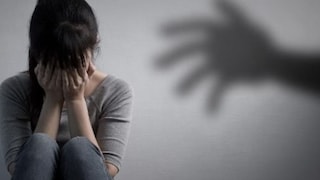 'तु लडका है या लडकी?' विचारत तरुणीचा विनयभंग, नंतर बेदम मारहाण...उल्हासनगरातील लाज आणणारा प्रकार Mumbai Tak