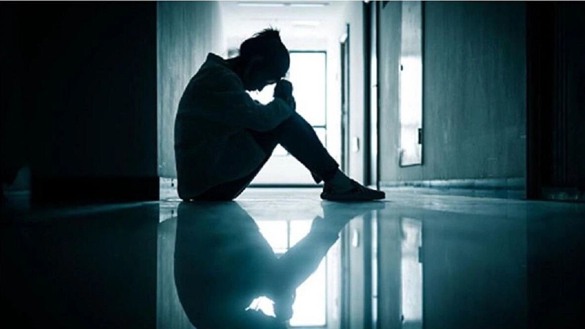 10 वीच्या विद्यार्थिनीची इमारतीवरून उडी घेत आत्महत्या... 