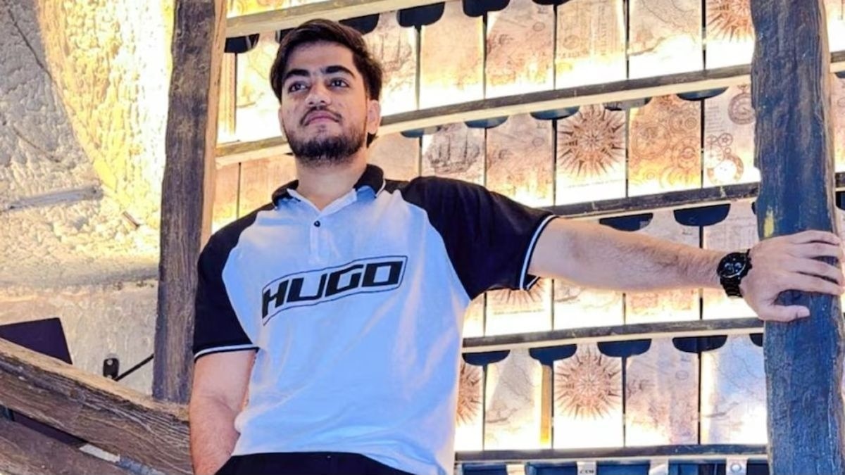 ज्वलनशील पदार्थ टाकून आग लावली अन्...