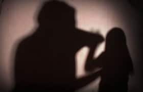 मामा-मामीने केवळ 90 हजार रुपयांसाठी पाच वर्षांच्या भाचीला विकलं अन्... मुंबईतील धक्कादायक घटना 90 हजारांसाठी पाच वर्षांच्या भाचीला विकलं अन्...