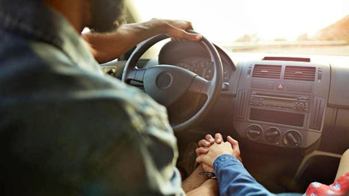 लिव्ह-इन-पार्टनरसोबत दारू प्यायला बसला अन् अचानक वाद पेटला! गाडीतच महिलेसोबत भयंकर कृत्य...