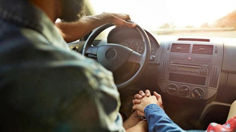 लिव्ह-इन-पार्टनरसोबत दारू प्यायला बसला अन् अचानक वाद पेटला! गाडीतच महिलेसोबत भयंकर कृत्य... गाडीतच महिलेसोबत भयंकर कृत्य...