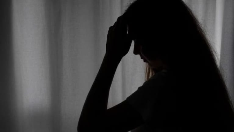 नांदेड: मुलगा होण्यासाठी वैद्याकडे नेलं अन् सतत मारहाण... सासरच्या जाचाला कंटाळून गर्भवती महिलेची आत्महत्या! सासरच्या जाचाला कंटाळून गर्भवती महिलेची आत्महत्या!