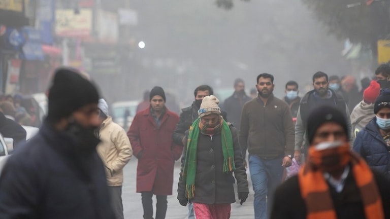 Maharashtra Weather : डिसेंबर महिन्याच्या पहिल्याच दिवशी 10 जिल्हे गारठणार, IMDचा यलो अलर्ट Maharashtra Weather