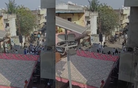 गेवराईनंतर आता बीड शहरातही दगडफेक, मतदानादिवशी तुफान राडा; धडकी भरवणारा व्हिडीओ Beed Nagarpalika Election