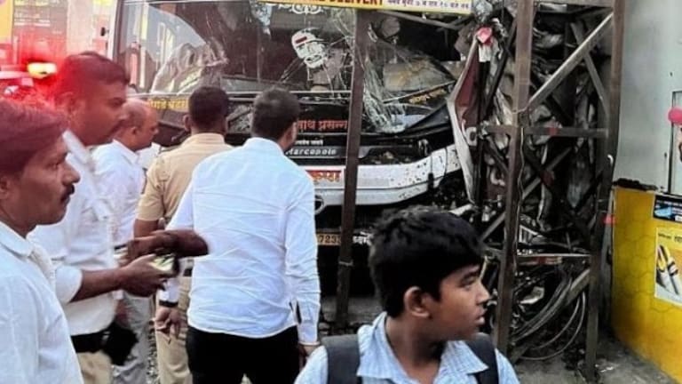 पुण्यातील हिंजवडी IT परिसरात भीषण अपघात, भरधाव बस फुटपाथवर चढली अन् सख्ख्या भावंडांना चिरडलं, धडकी भरवणारा Video Pune Accident