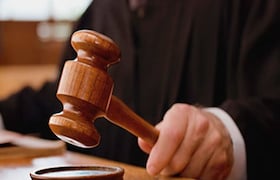 मुंबईत रिक्षा चालकाचा 62 वर्षीय महिलेवर बलात्कार! अखेर, कोर्टाने सुनावली 'ती' शिक्षा अन्... रिक्षा चालकाचा 62 वर्षीय महिलेवर बलात्कार!