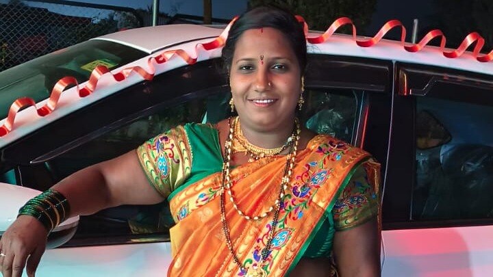 woman died on spot in a horrific accident in front of  civil hospital on miraj pandharpur road in sangli district
