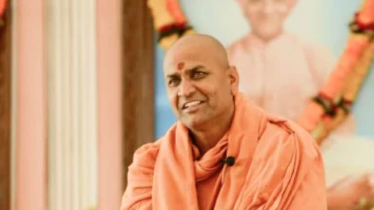 कोल्हापूर : कणेरी मठाच्या काडसिद्धेश्वर महाराजांवर गुन्हा दाखल Kolhapur News