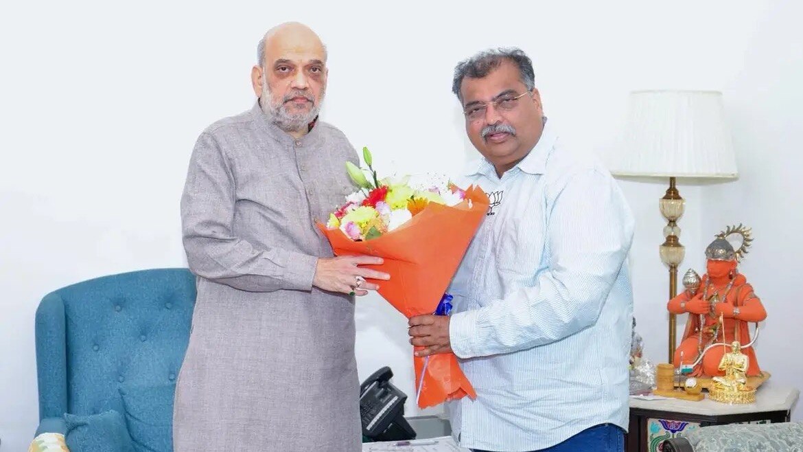 inside story amit shah completely changed game in one meeting giving orders to ravindra chavan to form an alliance with eknath shinde shiv sena for bmc and other municipal corporation elections