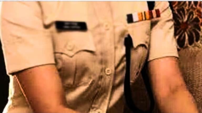 पतीचे त्याच्या वहिनीसोबत अनैतिक संबंध अन् दिराने केला बलात्कार! सासरी महिला कॉन्स्टेबलसोबत भयानक प्रकार... महिला कॉन्स्टेबलसोबत भयानक प्रकार...