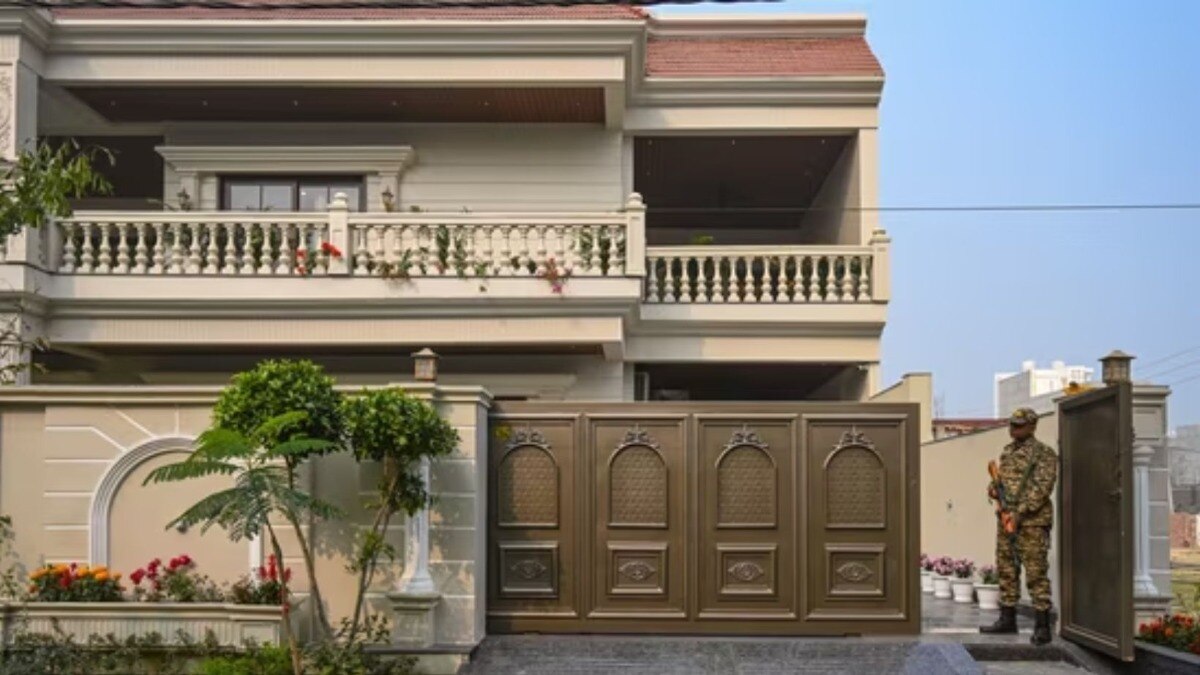 Dismissed UP cop's bungalow in posh Lucknow locality of rs 5 Crore