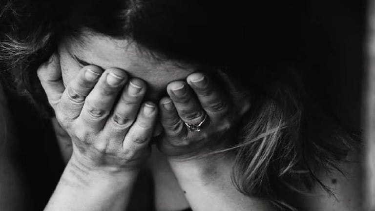 परीक्षा देऊन घरी परतत होती शाळकरी मुलगी, वासनांध ऑटो ड्रायव्हरची पडली नजर अन्... घरी परतत असताना शाळकरी मुलीवर बलात्कार!