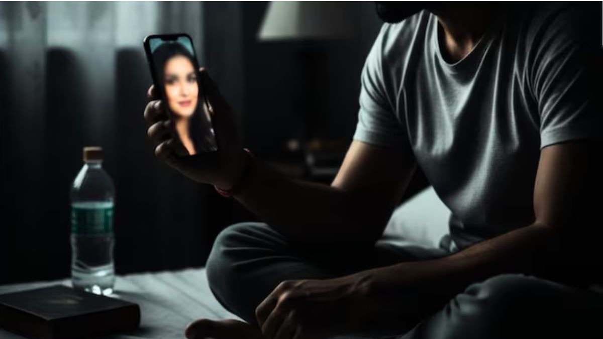 व्हिडीओ कॉलवर अश्लील बोलणं, पण शेवटी...