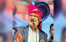 Manikrao Kokate: सर्वात मोठी बातमी... CM फडणवीसांनी केली माणिकराव कोकाटेंची मंत्रिमंडळातून हकालपट्टी, पण... Mumbai Tak