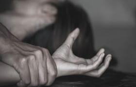 8 वर्षीय मुलीवर शेजारील तरुणाकडून लैंगिक अत्याचार, लष्करी क्वार्टरमध्ये आढळला मृतदेह, हादरवणारी घटना crime news