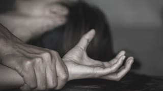 8 वर्षीय मुलीवर शेजारील तरुणाकडून लैंगिक अत्याचार, लष्करी क्वार्टरमध्ये आढळला मृतदेह, हादरवणारी घटना Mumbai Tak