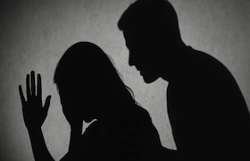 पोलीस ठाण्यात महिला वकिलाला विवस्त्र करून लैंगिक छळ, नंतर जीवे मारण्याची धमकी, नेमकं काय घडलं? sexually harassed