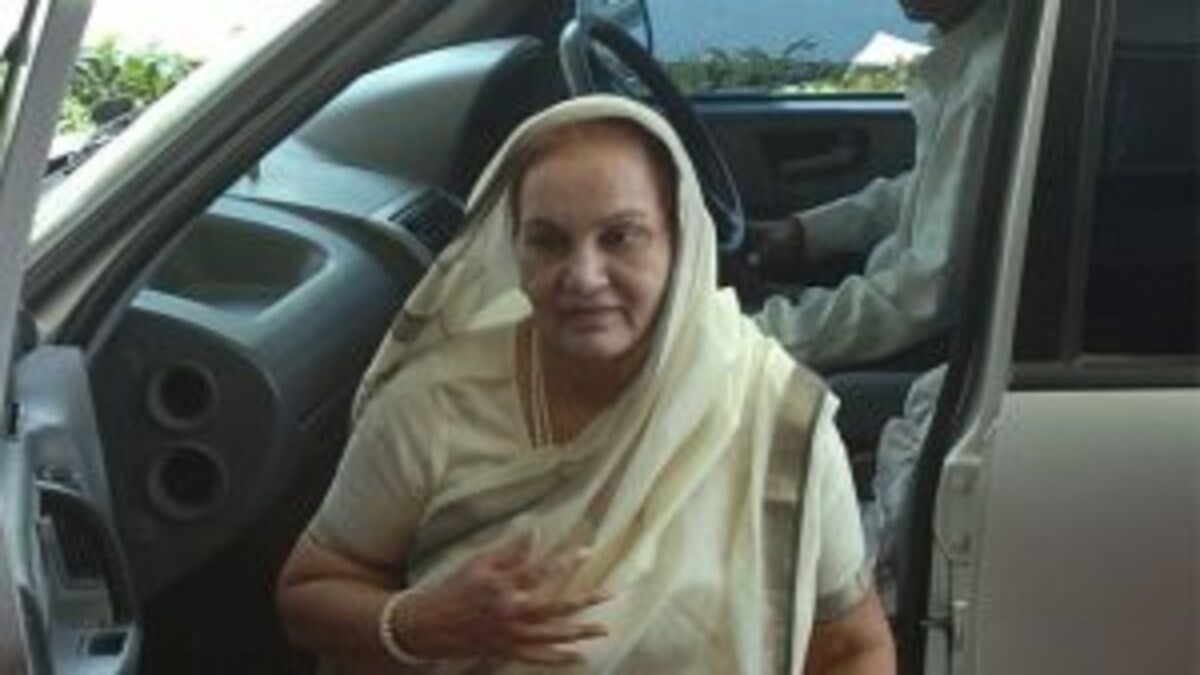 shalinitai patil an aggressive leader in maharashtra politics and former minister has passed away