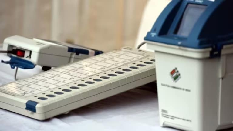मतदानाला EVM वर उमेदवाराचं नाव अन् मतमोजणीच्या दिवशी गायब, तरीही निकाल जाहीर... 7 कर्मचारी तडकाफडकी निलंबित name of ncp sharad pawar party candidate is missing from evm machine 7 employees have been suspended immediately