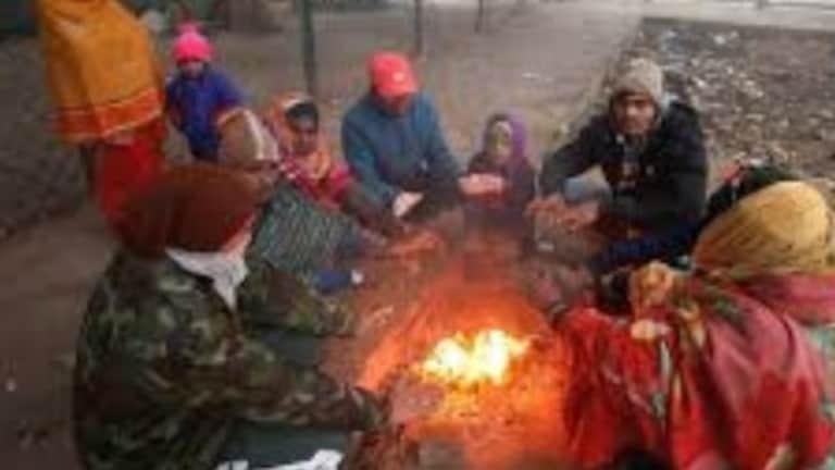 Maharashtra Weather : राज्यात 'या' विभागात थंडीची लाट, तर काही शहरांवर पसरणार धुक्याची चादर Maharashtra Weather