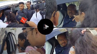 साहेब, बाहेरुन आलेल्यांना उमेदवारी, निष्ठावंतांचं काय? कार्यकर्त्यांनी चंद्रशेखर बावनकुळेंना घेरलं VIDEO Mumbai Tak