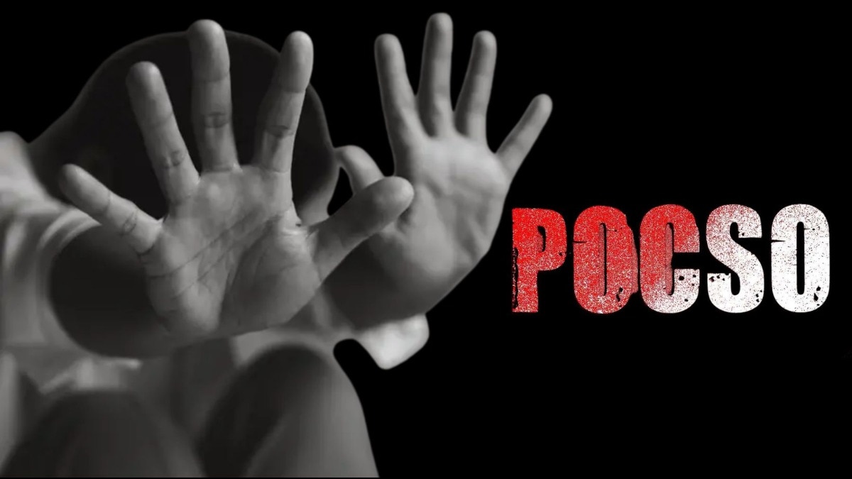 लातूर हादरलं! निलंग्यात नराधमानं दारू पिऊन अल्पवयीन मुलीच्या घरात घुसून केला अत्याचार, नंतर पीडितेला रिक्षात टाकून... 