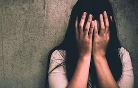 वृद्ध महिला शौचालयाला गेली आणि एका पुरुषाने तिचं तोंड दाबून केला अत्याचार, लाज आणणारा प्रकार crime news