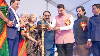 बिघडलेला गाव सुधारायचा असेल तर पाटील आणि कुलकर्ण्यांना युती करावीच लागते; विश्वास पाटील नेमकं काय म्हणाले? Mumbai Tak