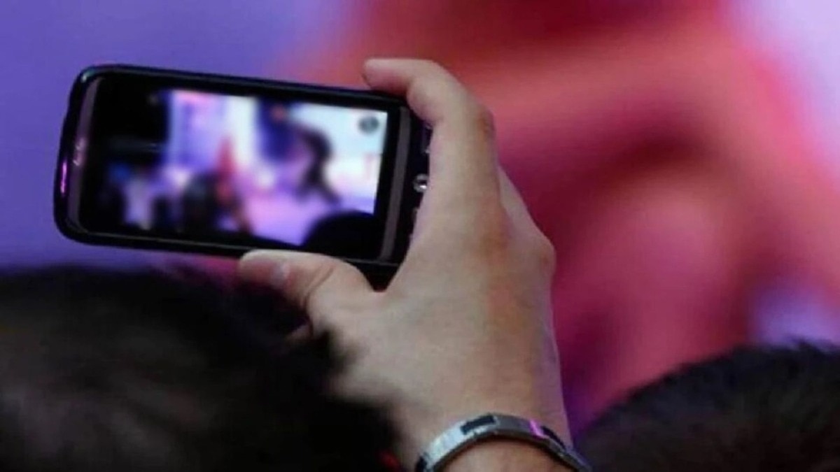 व्हिडीओ कॉल, धमकी अन् अश्लील व्हिडीओ... 82 वर्षीय वृद्धासोबत घडलं भयानक! नेमकं प्रकरण काय? 