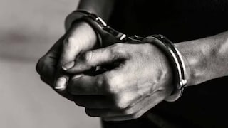 आई, बहीण आणि भावाची हत्या केली अन् पोलीस ठाण्यात हजर झाला; तिहेरी हत्याकांडाने खळबळ Mumbai Tak