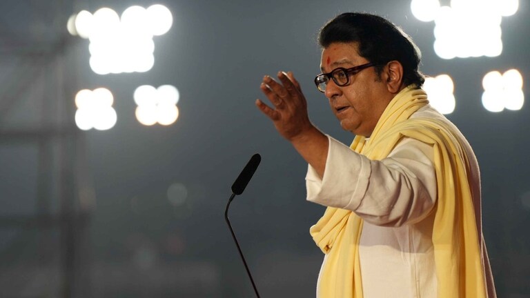 'फडणवीस म्हणतात अण्णामलाई 'तसं' म्हणालेच नाही ..', राज ठाकरेंकडून लाव रे तो व्हिडिओ.. फडणवीसांवर पडले तुटून! fadnavis says annamalai never said bombay is not a city of maharashtra raj thackeray criticizes cm fadnavis while showing video in thane election 2026